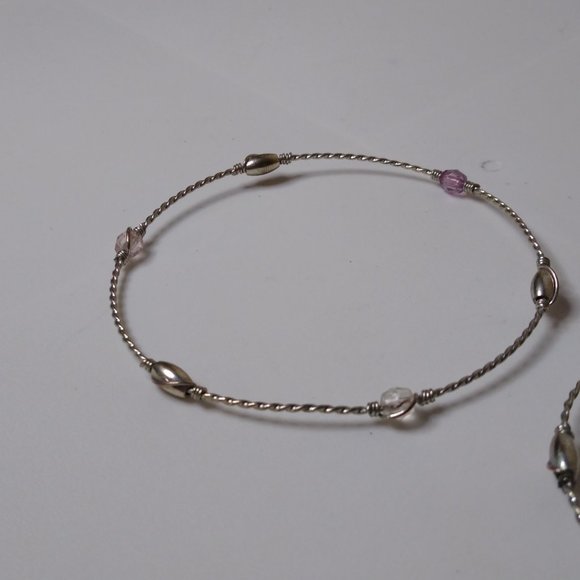 Set Of 2 Vintage Thin Lightweight Metal Bracelets - Picture 3 of 15